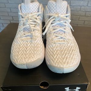 Under Armor HOVR Havoc 4 Clone   Mens size 12 never been worn.